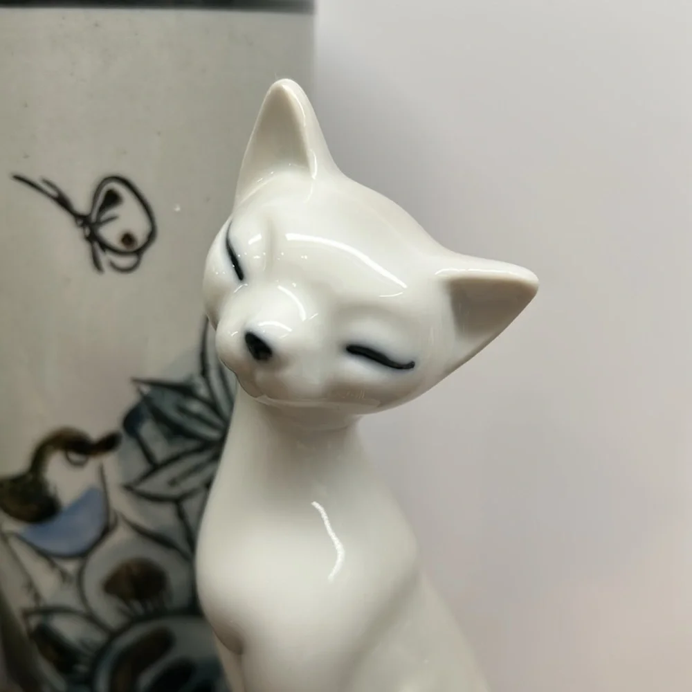 Vintage Otagiri Light Grey Ceramic Cat Figurine Made In Japan - Picture 2 of 12